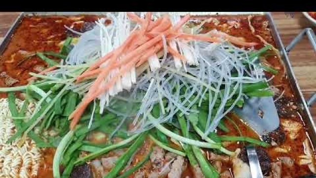 '[Stir fried Sundae]수원지동시장_순대곱창볶음 Famous restaurant, Korean Food'