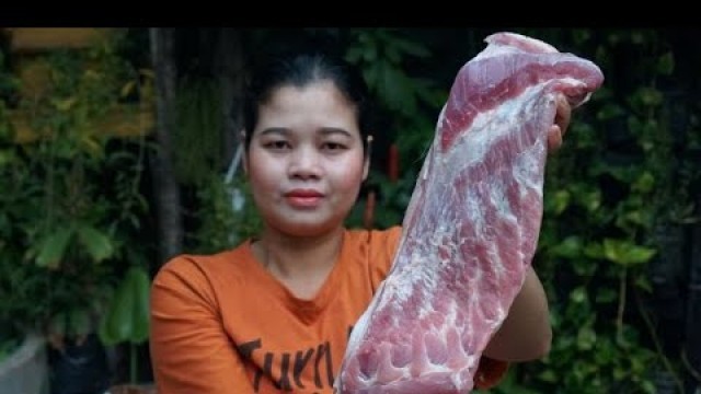 'Yummy Deep Fry Pork Khmer food Recipe - Cooking with Davann'