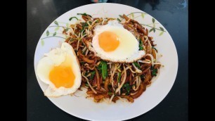 'Khmer Food How to Make Lorte Char, Stir Fried Pin Noodle in 5 Minutes'