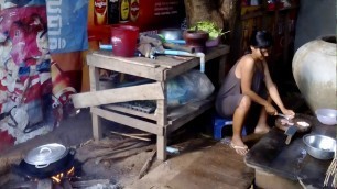 'Yummy cooking traditional Khmer food, Cooking by​ Burma. Myanmar girl cook for go to pagoda !'