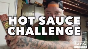 'COMEDIAN CATFISH COOLEY: HOT SAUCE CHALLENGE - COMEDY FUNNY LAUGH HOT FOOD'