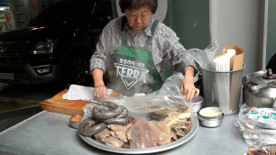 'Grandmother\'s Handcart Sundae / 세운상가 리어카 할머니 순대 / Korean street food'