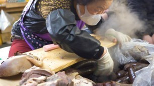 'giant sundae made by grandmother / korean street food 아아 여기는 줄서서 먹는 곳이에요! 순대로 억대 연매출 광장시장 할머니 순대'