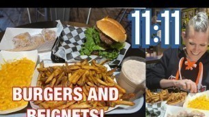 '11:11 BURGERS AND BEIGNETS | 11:11 CHALLENGE | MOM VS FOOD'