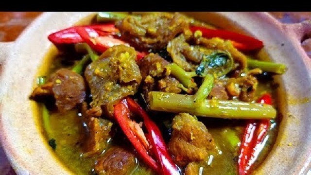 'Khmer Food Cooking Samlor Machou Kroeung Sach Ko'