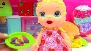 'Babysitting Baby Alive Super Snacks Snackin\' Lily Feed Playdoh Food  - Cookie swirl c Video'