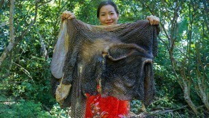 'Khmer Food - Cooking Big Cow Stomach With Fish Paste'