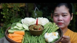 'Yummy Fish smoke paste Khmer food recipe - Popular Cambodia Food - Cooking with Davann.'