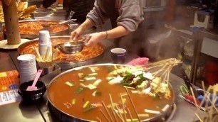 'Korean street food - Tteokbokki,Sundae / 떡복이,분식맛집! (떡볶이,순대,튀김,오뎅,김밥) / Spicy   Crispy Fried Foods'